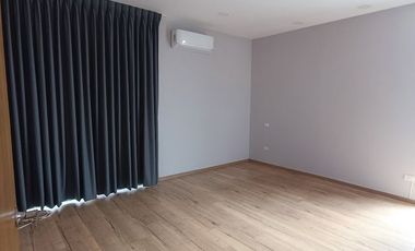 Casa en venta en La Fresna a 200 mts de Galerías Sta Anita