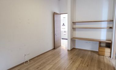 Casa en venta en La Fresna a 200 mts de Galerías Sta Anita