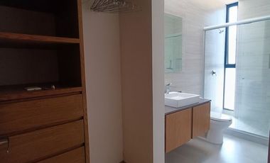 Casa en venta en La Fresna a 200 mts de Galerías Sta Anita