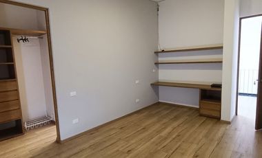 Casa en venta en La Fresna a 200 mts de Galerías Sta Anita