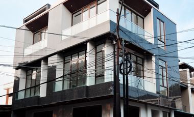 Raya Dukuh Kupang Timur dekat Ciputra World