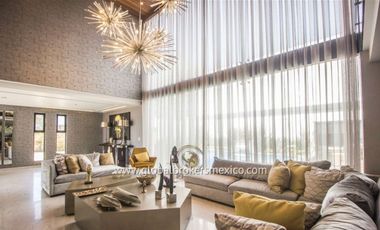 Lujosa Casa Amueblada en Coto Villa Verona, Zapopan, Jalisco