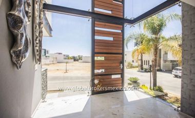 Lujosa Casa Amueblada en Coto Villa Verona, Zapopan, Jalisco