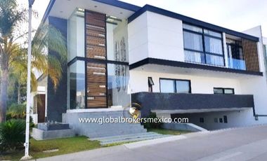 Lujosa Casa Amueblada en Coto Villa Verona, Zapopan, Jalisco