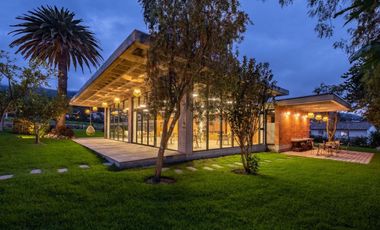 VENTA DE TERRENO EN CUMBAYÁ EN URBANIZCAIÓN DE LUJO