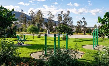 VENTA DE TERRENO EN CUMBAYÁ EN URBANIZCAIÓN DE LUJO