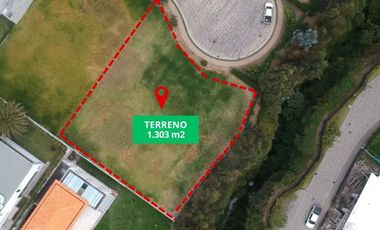 VENTA DE TERRENO EN CUMBAYÁ EN URBANIZCAIÓN DE LUJO