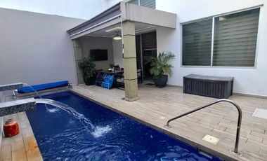 VENTA RESIDENCIA CON CARRIL DE NADO Y LUJOS RENOVADO EN CIUDAD DEL SOL