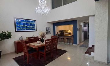 VENTA RESIDENCIA CON CARRIL DE NADO Y LUJOS RENOVADO EN CIUDAD DEL SOL