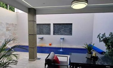 VENTA RESIDENCIA CON CARRIL DE NADO Y LUJOS RENOVADO EN CIUDAD DEL SOL