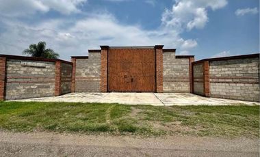 Terreno en Venta con Terraza y Huerta de Aguacates en Tlajomulco de Zuñiga, Jal
