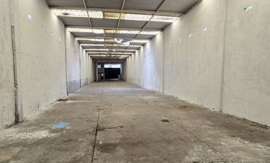 Venta de bodega comercial sobre av. Constituyentes en El Pueblito