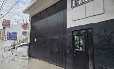 Venta de bodega comercial sobre av. Constituyentes en El Pueblito