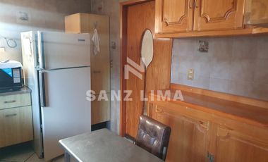 Las Fuentes: Amplia casa, con vocacion para oficina o negocio.