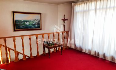 Las Fuentes: Amplia casa, con vocacion para oficina o negocio.