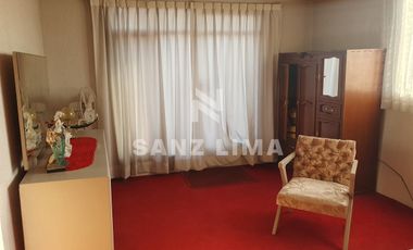 Las Fuentes: Amplia casa, con vocacion para oficina o negocio.