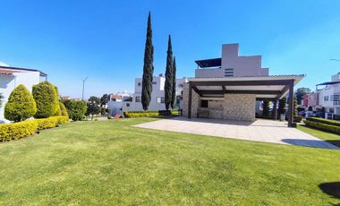 Casa en Venta, Balcones de San Mateo con jardín propio
