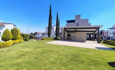 Casa en Venta, Balcones de San Mateo con jardín propio