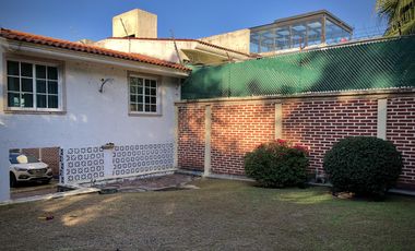Zona Panorámica, cerca Club Bugambilias, 474 M2 terreno, 334 M2 construcción, 4 recámaras, 5 autos