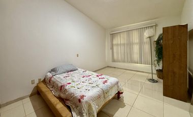 Zona Panorámica, cerca Club Bugambilias, 474 M2 terreno, 334 M2 construcción, 4 recámaras, 5 autos