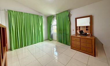 Zona Panorámica, cerca Club Bugambilias, 474 M2 terreno, 334 M2 construcción, 4 recámaras, 5 autos