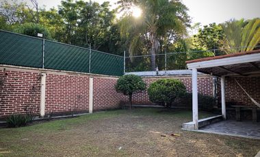 Zona Panorámica, cerca Club Bugambilias, 474 M2 terreno, 334 M2 construcción, 4 recámaras, 5 autos