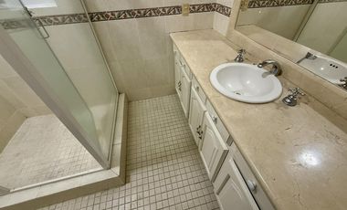 Zona Panorámica, cerca Club Bugambilias, 474 M2 terreno, 334 M2 construcción, 4 recámaras, 5 autos