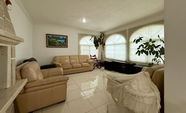 Zona Panorámica, cerca Club Bugambilias, 474 M2 terreno, 334 M2 construcción, 4 recámaras, 5 autos