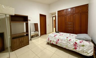 Zona Panorámica, cerca Club Bugambilias, 474 M2 terreno, 334 M2 construcción, 4 recámaras, 5 autos