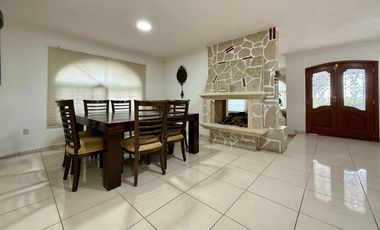 Zona Panorámica, cerca Club Bugambilias, 474 M2 terreno, 334 M2 construcción, 4 recámaras, 5 autos