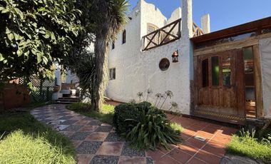 CASA DE ESTILO MEDITERRÁNEO CON DISEÑO ÚNICO | 160 m² CONSTRUIDOS EN PARCELA DE 1.200 m²