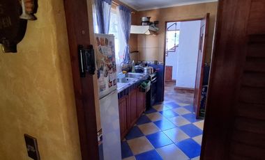 CASA DE ESTILO MEDITERRÁNEO CON DISEÑO ÚNICO | 160 m² CONST. EN PARCELA DE 1.200 m²