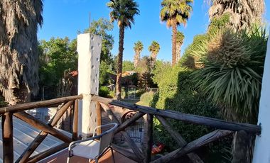 CASA DE ESTILO MEDITERRÁNEO CON DISEÑO ÚNICO | 160 m² CONST. EN PARCELA DE 1.200 m²