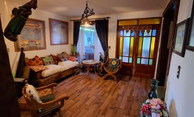 CASA DE ESTILO MEDITERRÁNEO CON DISEÑO ÚNICO | 160 m² CONST. EN PARCELA DE 1.200 m²