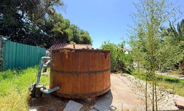 CASA DE ESTILO MEDITERRÁNEO CON DISEÑO ÚNICO | 160 m² CONST. EN PARCELA DE 1.200 m²