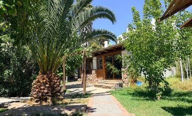 CASA DE ESTILO MEDITERRÁNEO CON DISEÑO ÚNICO | 160 m² CONST. EN PARCELA DE 1.200 m²