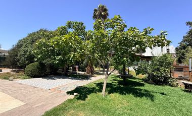 CASA DE ESTILO MEDITERRÁNEO CON DISEÑO ÚNICO | 160 m² CONST. EN PARCELA DE 1.200 m²