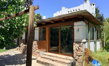 CASA DE ESTILO MEDITERRÁNEO CON DISEÑO ÚNICO | 160 m² CONST. EN PARCELA DE 1.200 m²