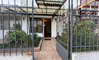 Casa En Venta En Lincoln Con Patio Y Bodega