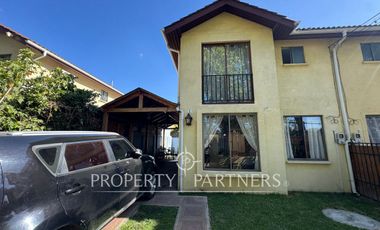 Arriendo Acogedora Casa de 2 Pisos en Peñaflor – Sector de Alta Plusvalía.