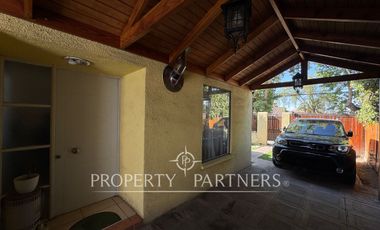 Arriendo Acogedora Casa de 2 Pisos en Peñaflor – Sector de Alta Plusvalía.