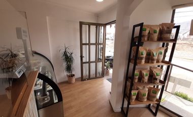 Pequeño local comercial en Strip Center, sector San Joaquin