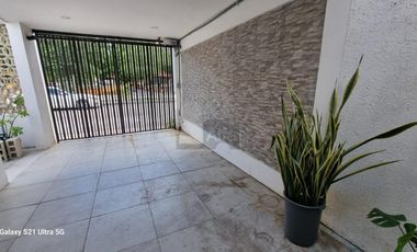 Casa en venta, frente a parque las Americas II, Merida, 3 recamaras, 2 baños, recamara en PB.