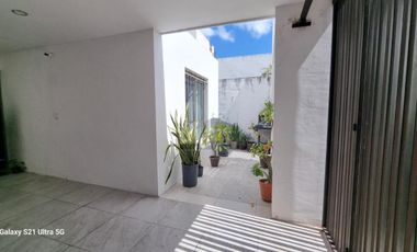 Casa en venta, frente a parque las Americas II, Merida, 3 recamaras, 2 baños, recamara en PB.
