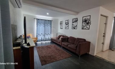 Casa en venta, frente a parque las Americas II, Merida, 3 recamaras, 2 baños, recamara en PB.