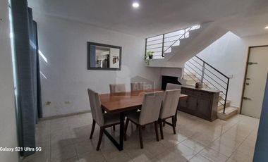 Casa en venta, frente a parque las Americas II, Merida, 3 recamaras, 2 baños, recamara en PB.