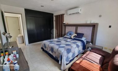 Casa en venta, frente a parque las Americas II, Merida, 3 recamaras, 2 baños, recamara en PB.
