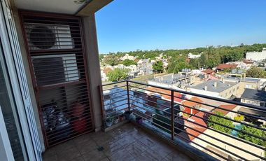 LUMINOSO 2 AMBIENTES CON BALCON