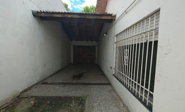 CASA 4 AMBIENTES ALQUILER EN MARCO AVELLANEDA 2526 (REMEDIOS DE ESCALADA)