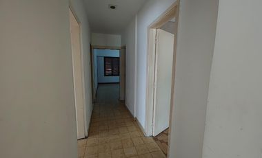 CASA 4 AMBIENTES ALQUILER EN MARCO AVELLANEDA 2526 (REMEDIOS DE ESCALADA)